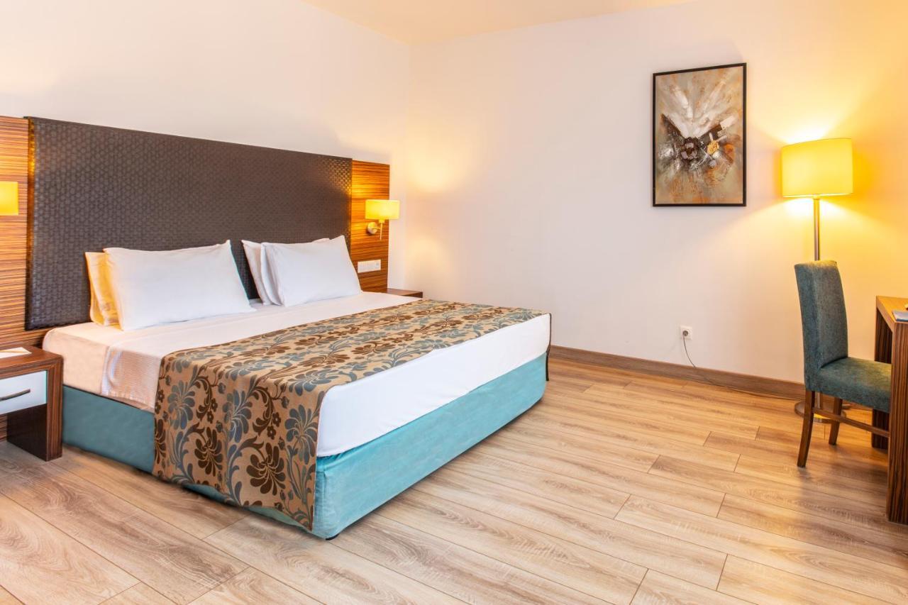 Palm Wings Kusadasi Beach Resort&Spa エクステリア 写真