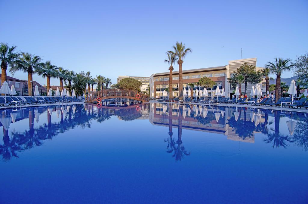 Palm Wings Kusadasi Beach Resort&Spa エクステリア 写真